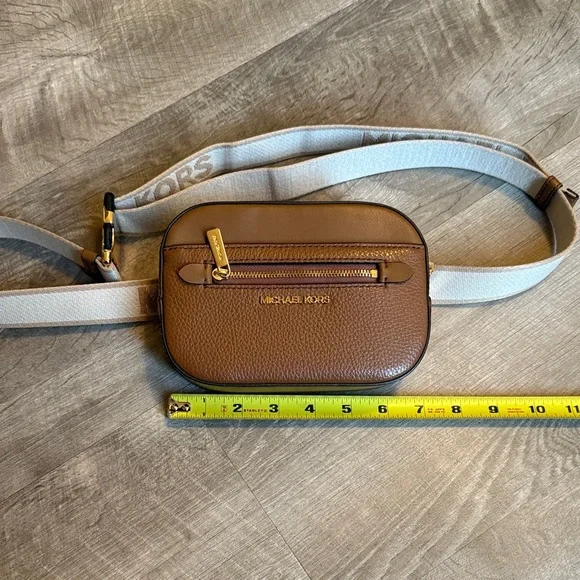 Michael Kors Brown Belt Bag with Cream Strap. Jet set pebble leather belt bag - Picture 5 of 5